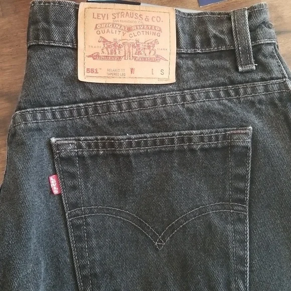 Vintage LEVI'S 551 Black Womens Size 18 Short. Mom Jeans Relaxed Taper. VINTAGE - Picture 1 of 6